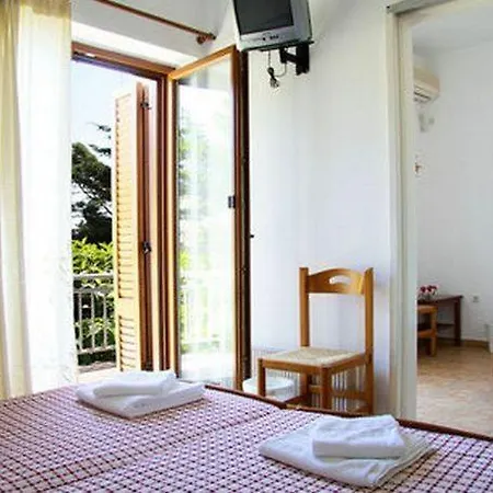 Hotel Artemon 3*