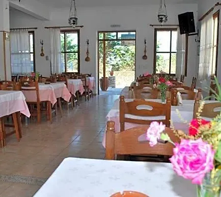 Artemon Hotel 3*