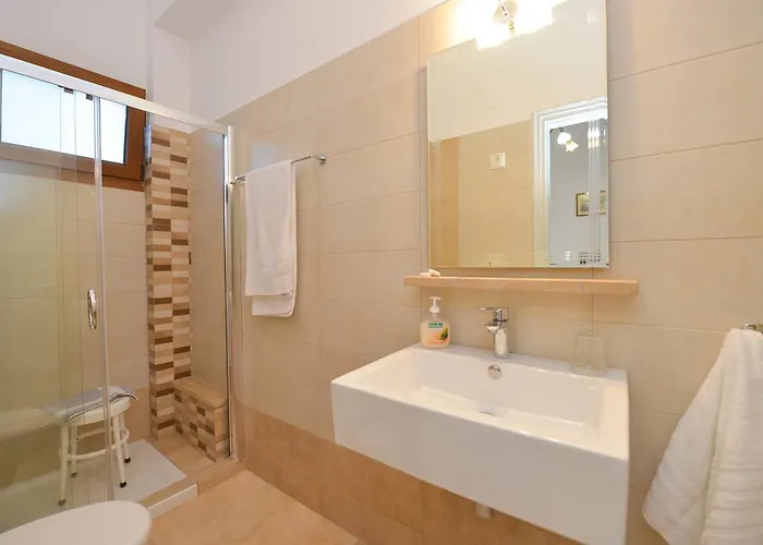 Ξενοδοχείο αρτεμών Αρτεμώνας